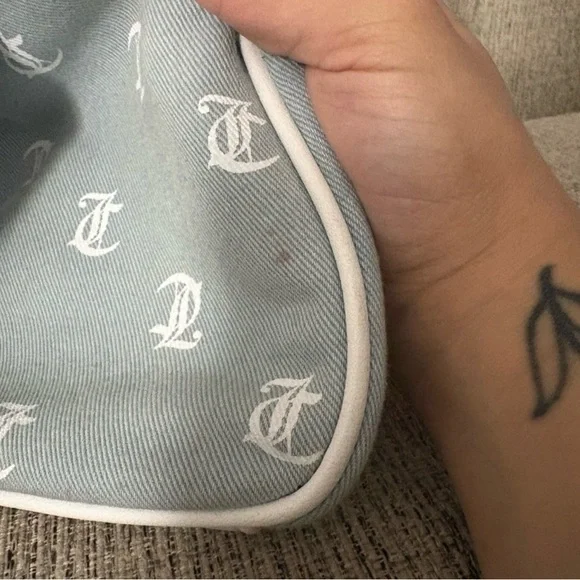 Juicy Couture Matching Duffel & Barrel Bag Set |Premium Free Gift Included - Picture 13 of 16